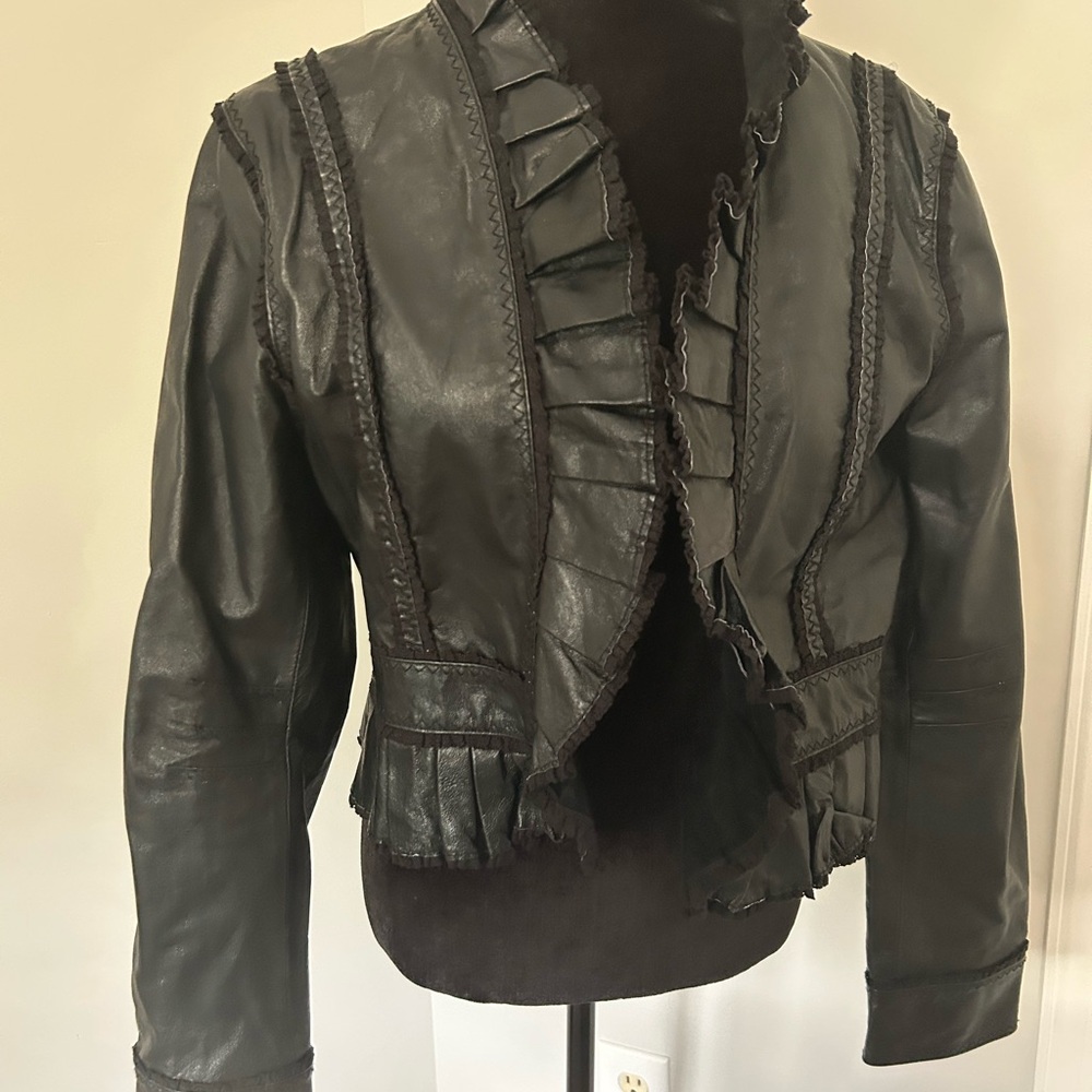 Elegant Black Ruffled Women's Leather Jacket